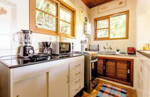 Mangaratiba House | Casa Alta with Private Bathroom - Family-Friendly Stay