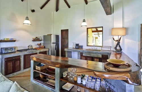 Manzanillo House | Casa Alta: Beachfront Paradise with Ocean Views & Spa