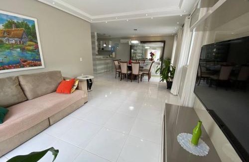 Florianopolis House | Beachfront Casa Alto Padrão: Guest Rated 10/10 Experience