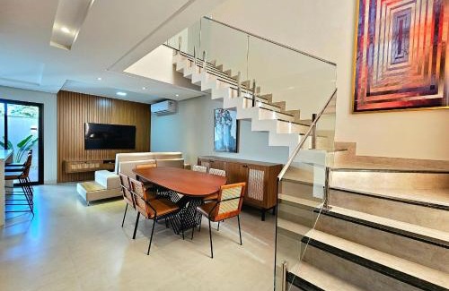 Vila Yolanda House | Casa Alto Padrão: Modern 3-Bedroom Retreat for Families