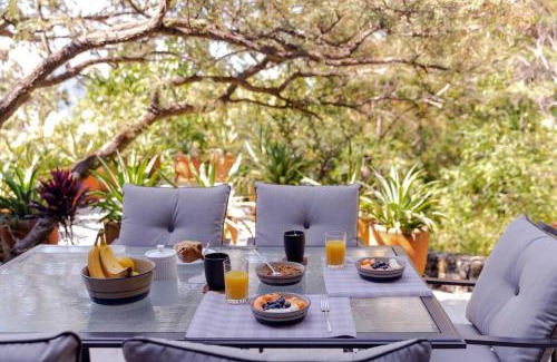 Tepoztlan Villa | Casa Aluna - Oasis in Mountain - Premium 3 bedroom Villa in Tepoztlán with WiFi