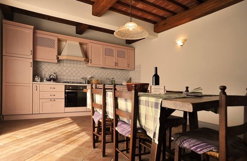 Greve in Chianti Villa | Idyllic Casa Amaranta: Poolside Retreat in Chianti