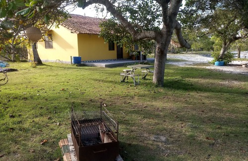 Corumbau House | Cozy Casa Amarela: 200m to the Beach, Pet-Friendly Stay