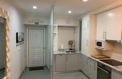 Horta House | Casa Amarela AL 3030: Guest Rated 10/10, a Hidden Gem