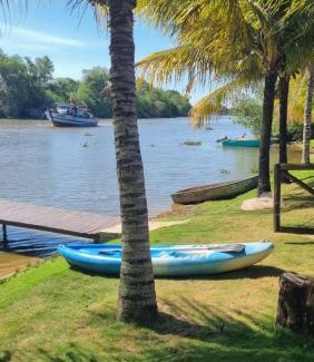 Mariricu House | Pet-Friendly CASA AMARELA Beira Rio Guriri with Pool