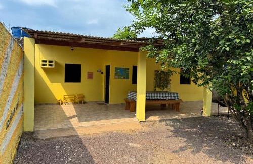 Presidente Figueiredo House | Casa Amarela: Pet-Friendly Retreat with Top Guest Ratings