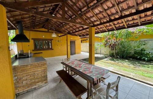 Boicucanga Beach House | Guest Rated Casa Amarela: Oceanfront with Breakfast & Pets