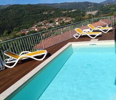 Parada de Bouro House | Experience Casa Amarela da Caniçada with Pool & Hot Tub