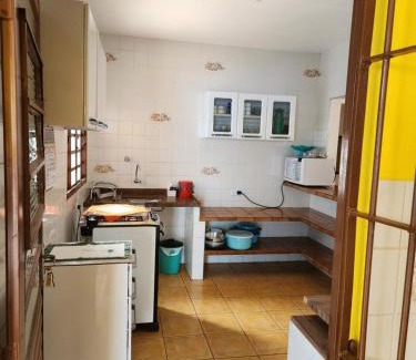 Maranduba House | Pet-Friendly Casa Amarela de Maranduba with Ocean View