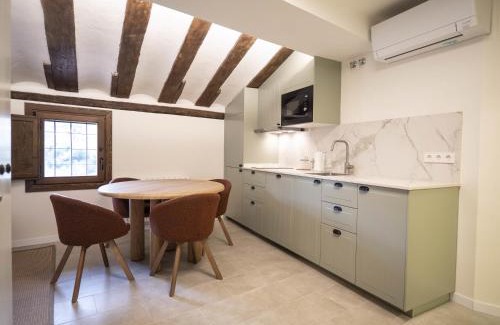 Albarracin Apartment | Discover La Casa Amarilla - Family & Pet Friendly Retreat