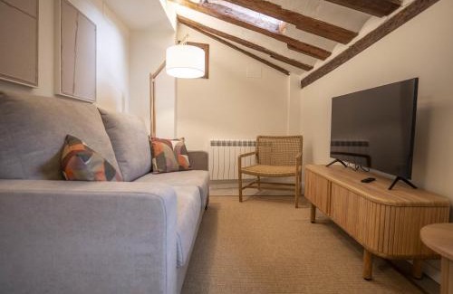 Albarracin Apartment | Discover La Casa Amarilla - Family & Pet Friendly Retreat