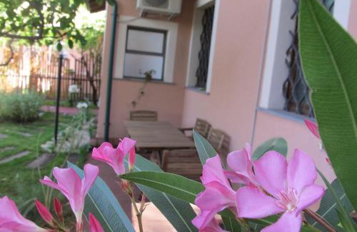 Mascalucia House | Stunning Casa Vacanze Amaryllis: Highly Rated & Family-Friendly