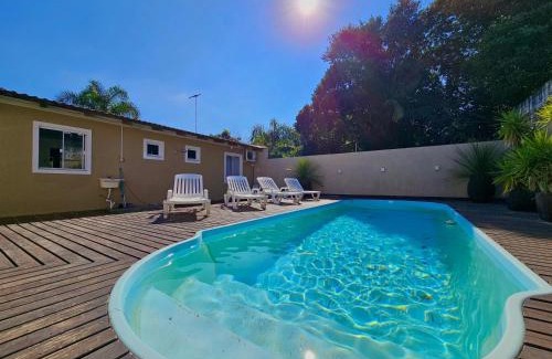 Mariscal House | CASA AMBAR: Pet-Friendly Retreat with Pool in Mariscal