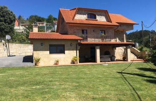 Cerponzons House | Experience Casa Ameán: Oceanfront Getaway with Pool & Pets