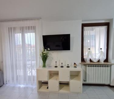 Maccagno Apartment | Top-Rated Family and Pet Friendly Casa Amelia on Lago Maggiore