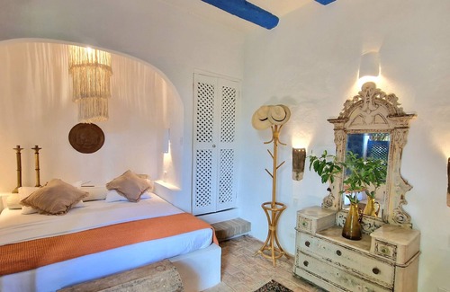 Trinidad House | Relax at Casa Amistad: Spa, Restaurant & Family-Friendly