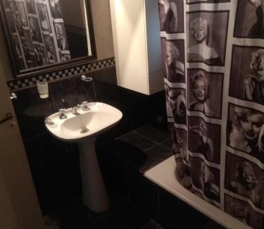 Necochea House | Inviting Casa for 5 with Pet and Child Friendly Amenities