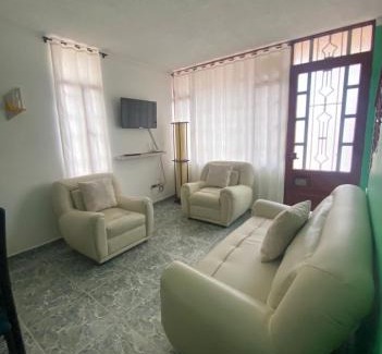 Fusagasuga House | Spacious Casa with Garage - Pet and Child Friendly Stay