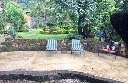 Santo Domingo House | Relaxing Retreat at Casa Amplia Tepoztlán with Spa & Breakfast