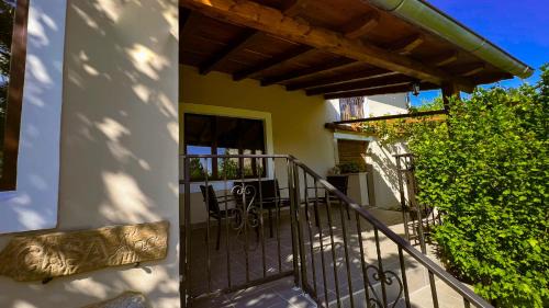 Blatna Vas Villa | Oceanfront Escape at Casa Ana - Guest Rated 9.3/10