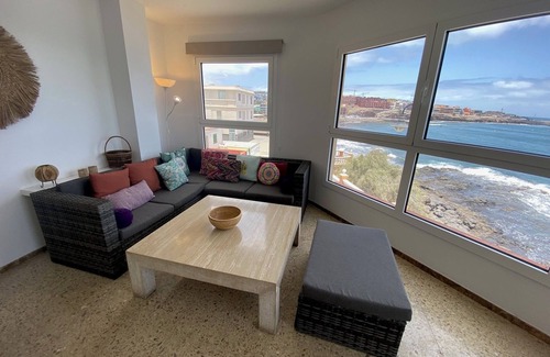 Melenara Condo | Casa Anarosa: Beachfront Retreat with Spa & Family Amenities