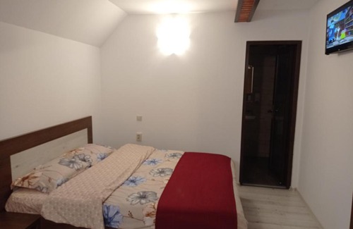 Azuga Cabin | Family-Friendly Retreat at Casa Anda for Unforgettable Stays