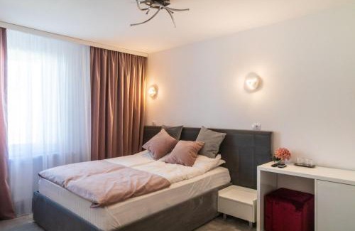 Centrul Nou Hotel | Top-Rated Casa Andreea: Family-Friendly with Breakfast