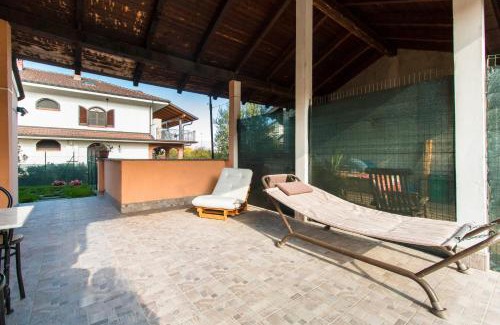 Bussolino Apartment | Inviting Casa Angeletti: Family-Friendly with Breakfast