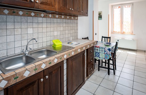 Pisciotta Villa | Cozy Casa Aniello: Family-Friendly with Kitchen Amenities