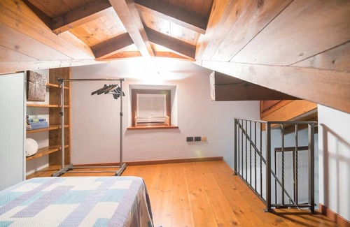 Mergozzo House | Cozy Casa Anita: Oceanfront Bliss with Private Beach Access