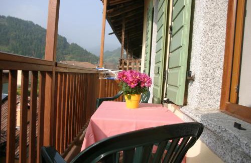 Tiarno di Sotto Apartment | Discover Casa Anita: Pet-Friendly Haven for Families