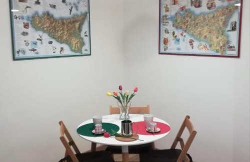Centro Storico Apartment | Explore Casa Annuccia: 4-Star Gem with 9.6 Guest Rating