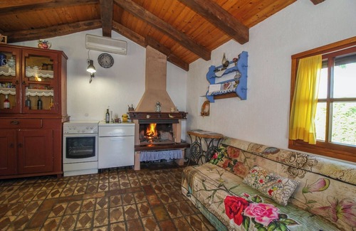 Sovinjska Brda House | Discover Casa Antonija: A Cozy Retreat in Sovinjska Brda