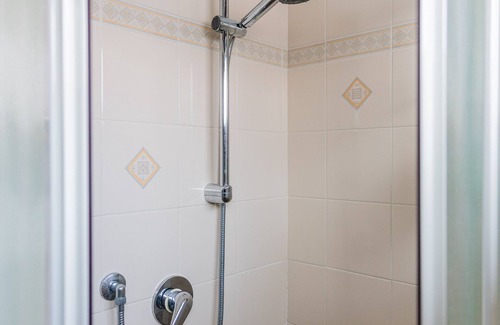 Pellestrina Apartment | Casa Aprilia: Family-Friendly One Bedroom Apartment for 6