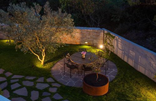 Fazana Villa | Elegant Casa Arbor Blanco: Heated Pool & Sea View Oasis