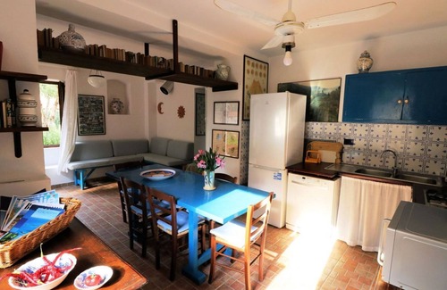 Ricadi House | Casa Arco: Beach Access, Pool & Perfect for 8 Guests