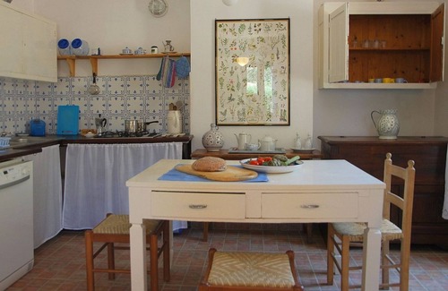 Ricadi House | Casa Arco: Beach Access, Pool & Perfect for 8 Guests