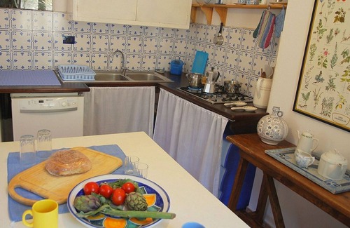 Ricadi House | Casa Arco: Beach Access, Pool & Perfect for 8 Guests