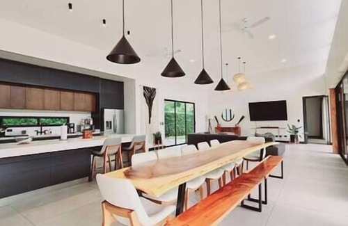 La Fortuna Villa | Ideal Arenal Volcano View Villa for Families and Groups