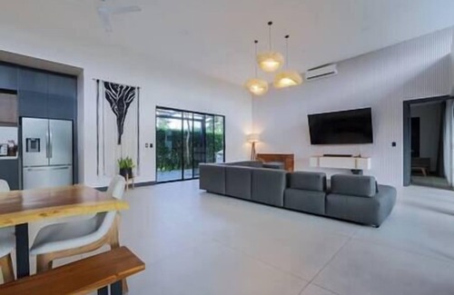 La Fortuna Villa | Ideal Arenal Volcano View Villa for Families and Groups