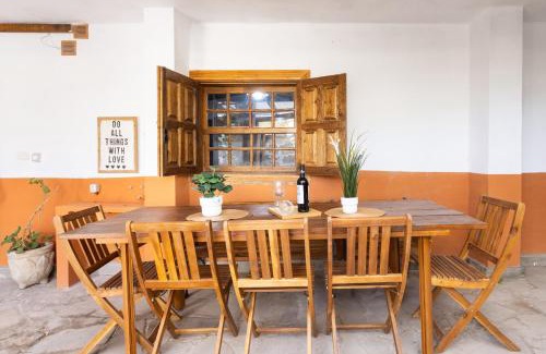 Vilaflor House | Family-Friendly Retreat at Casa Argelia Awaits You