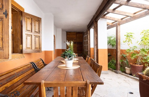 Vilaflor House | Discover Casa Argelia: Family-Friendly Stay with Spa & Breakfast