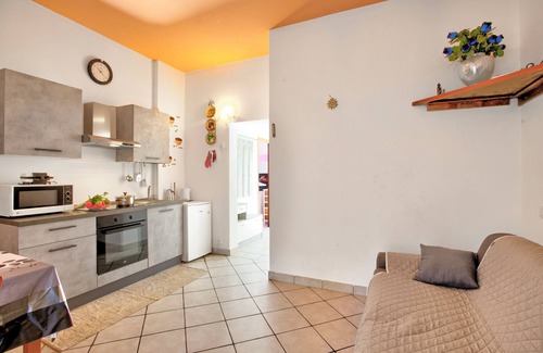 Laveno House | Casa Arianna: Family-Friendly Retreat with Lake Views