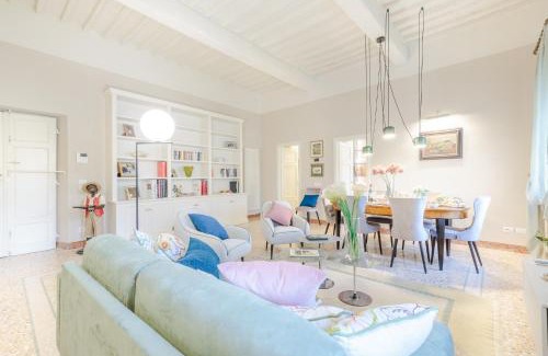 Lucca Historical Center Apartment | CASA ARNOLFO: Experience Heritage with Family-Friendly Comfort