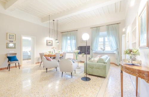 Lucca Historical Center Apartment | CASA ARNOLFO: Experience Heritage with Family-Friendly Comfort