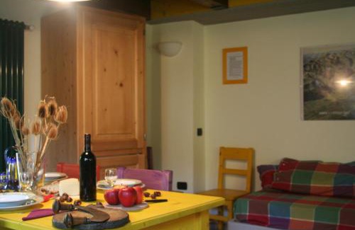 Castello Apartment | Top-Rated Casa Arpaouza: Perfect for Families and Pets