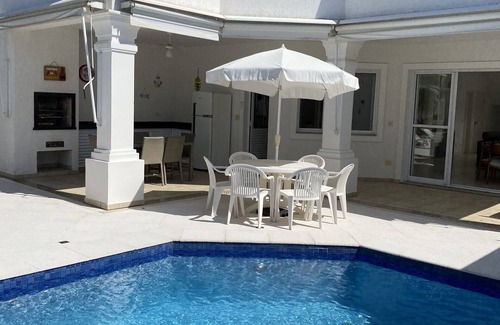 Balneario Praia do Pernambuco House | Casa Arvoredo - Experience Oceanfront Bliss with Pool & Suites