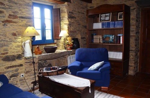 Pantinobre Hotel | Casa Assumpta: Family-Friendly Hotel with Pool & Spa