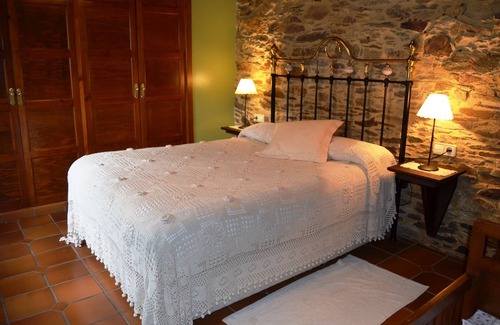 Pantinobre Hotel | Casa Assumpta: Family-Friendly Hotel with Pool & Spa