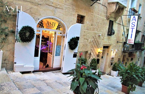 Valletta Hotel | Casa Asti: Family-Friendly Retreat with Top-Rated Service
